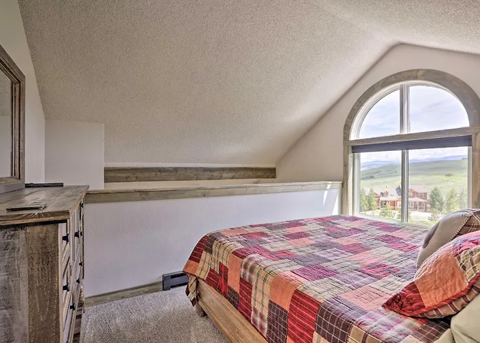 Updated Studio Loft In Granby: Epic Mountain Views