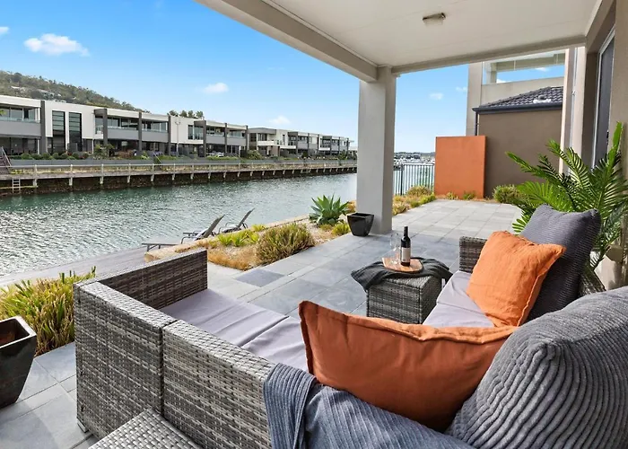 The Cove - Luxury Waterfront Accommodation