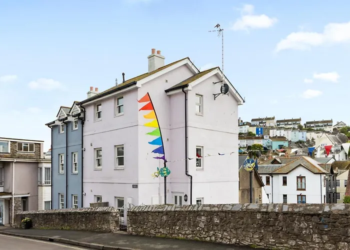 A Modern And Cosy Apartment Just Yards From Brixham'S Bustling Harbourside