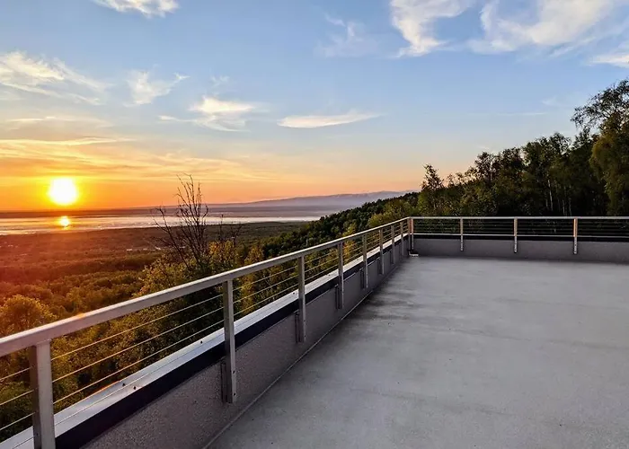 Modern 4Br Loft- Denali View, Roofdeck, Pool Table