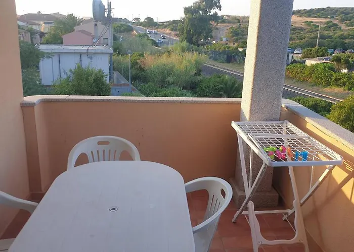 Capo Figari 15, Appartamento Spazioso Nel Centro Di Golfo Aranci Con Terrazza, Wi-Fi, Parcheggio Gratuito