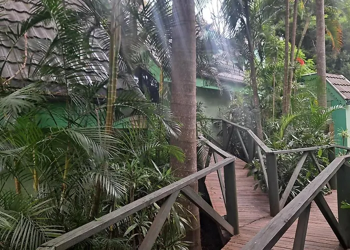 Gallery Walk Chalets - Tamborine Mountain