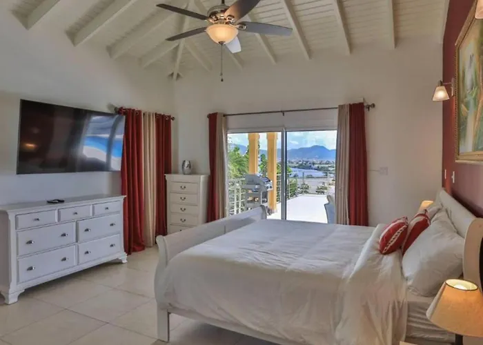 Charming 3-Bed Villa In Maho