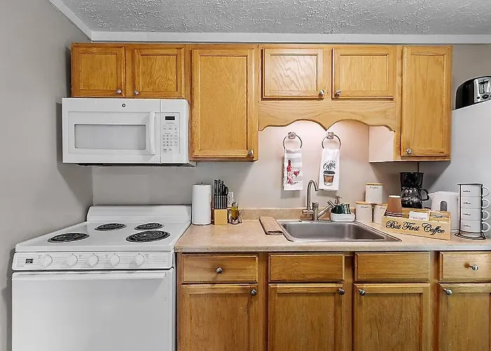 New!! Entire Apartment Minutes From Winni Lakes