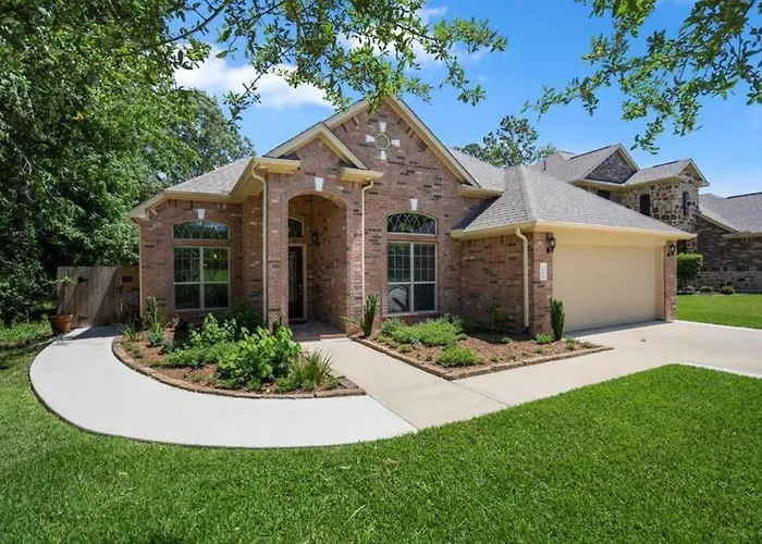 Spacious Conroe Home Around 4 Miles To The Lake