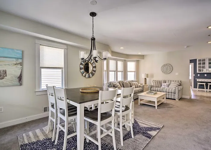 Charming Ocean City Townhome: Walk To Beach!