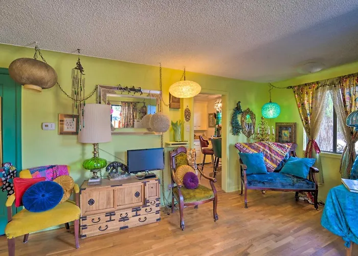 Walk To Olde Town Arvada - 1940 Vintage Bungalow!