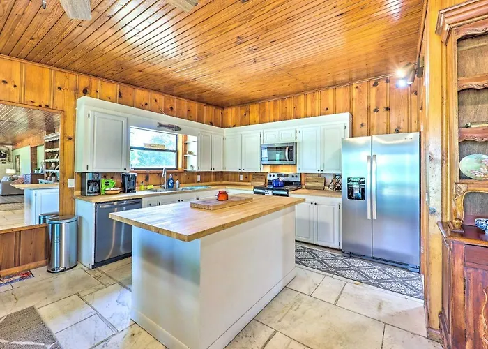 'Lochview Lodge' Idyllic Farmhouse In Grove!