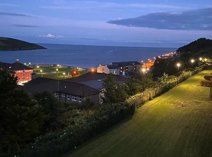 Sunnyside View Apartment -Modern & Cosy Apartment With Magnificent Views To Match