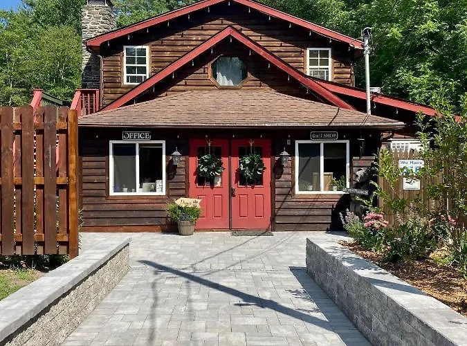 Magnolia Streamside Resort