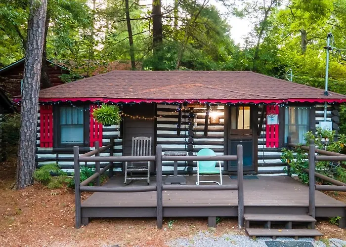 Log Cabin Motor Court