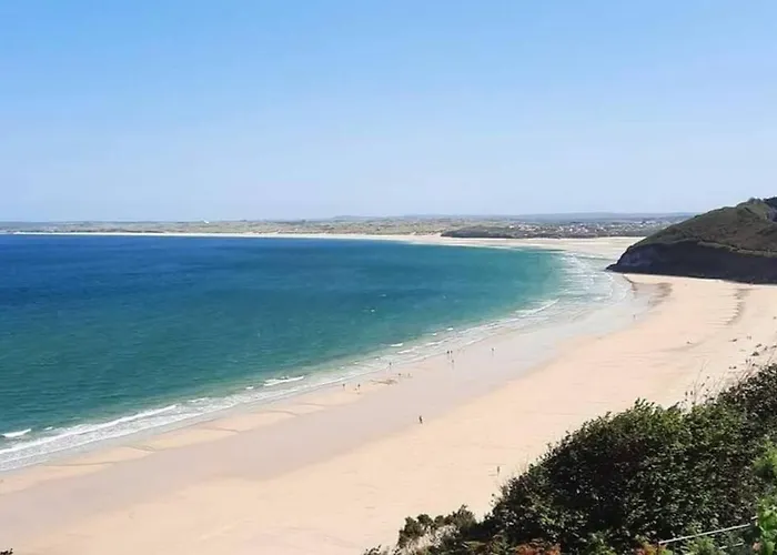 Luna Beach - Luxury Carbis Bay Apartment + Parking