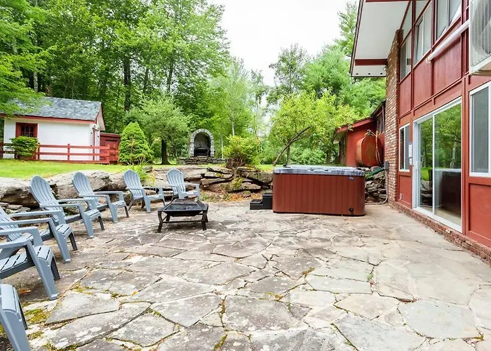 Sunset Estate In The Catskills