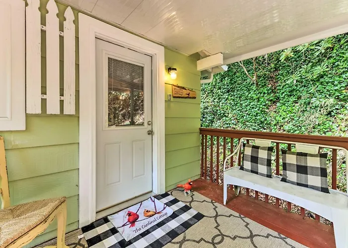 Smoky Mtn Cottage On Creek W/ Lanai & Forest Views