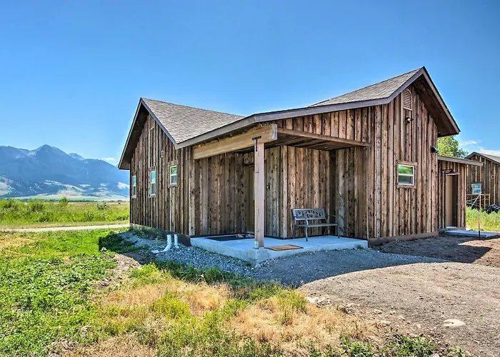 Dreamy Mountain-View Cabin Near Yellowstone!
