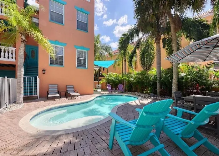 Tropical Luxury Pool Home By The Beach With Roof Top Lounge Centrally Located On Anna Maria Island