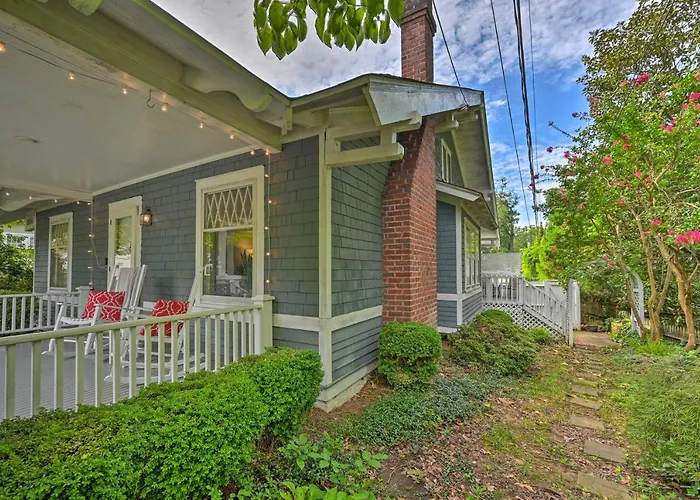 Bright Greensboro Escape ~ 1 Mi To Downtown