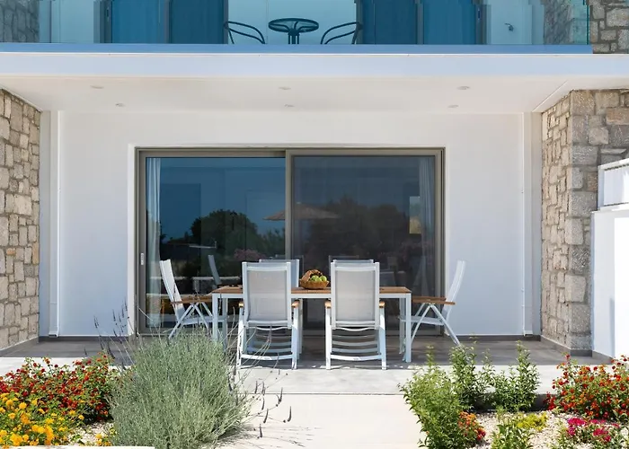 Gennadi Harmony Suites - 200 M From The Sea