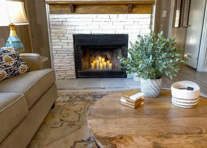 Charming Riverfront Home - Casa Topo @ Sparrowbend