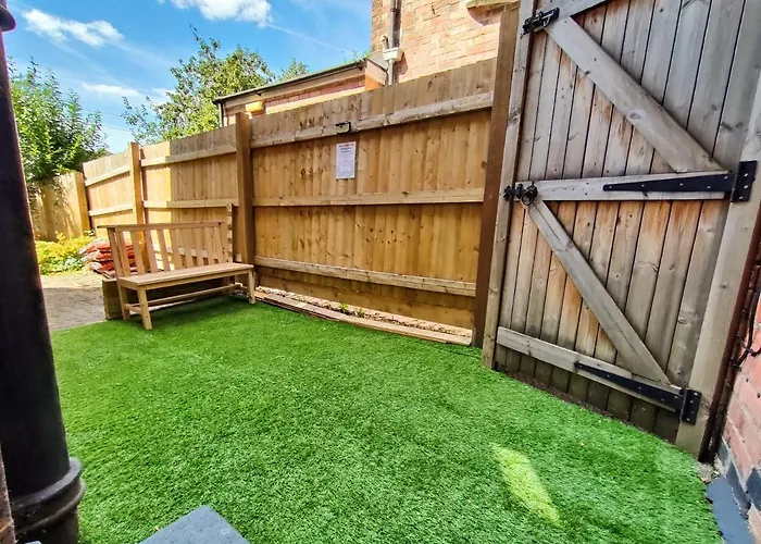 Jasmine Villa B - Ideal For Qmc & Uni - Free Parking