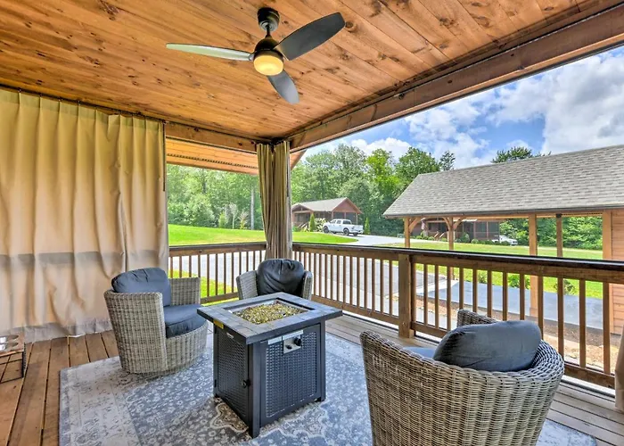Hike, Ski & More! Pet-Friendly Home In Glenville