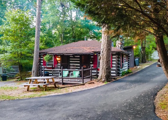 Log Cabin Motor Court