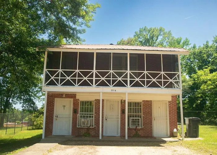 Historic Hill Apartments