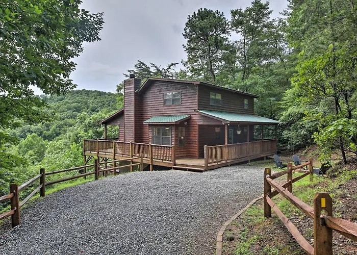 Rustic Young Harris Cabin W/ Fire Pit & Views