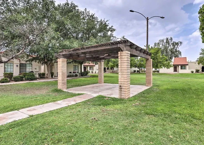 1 Mi To Dtwn Chandler: Townhome W/ Community Pool