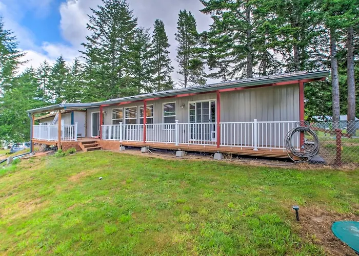 Cozy North Bend Getaway Near Dunes + Ocean!