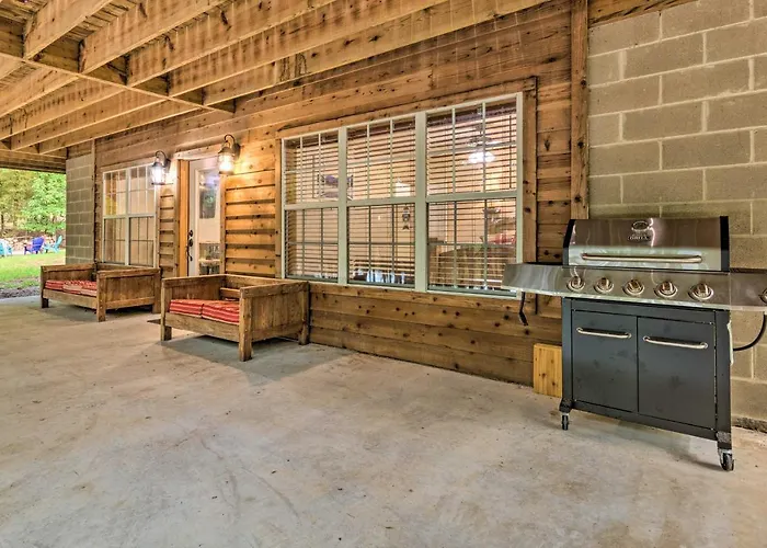 Deck + Fire Pit: Lakefront Hideaway In Scranton!