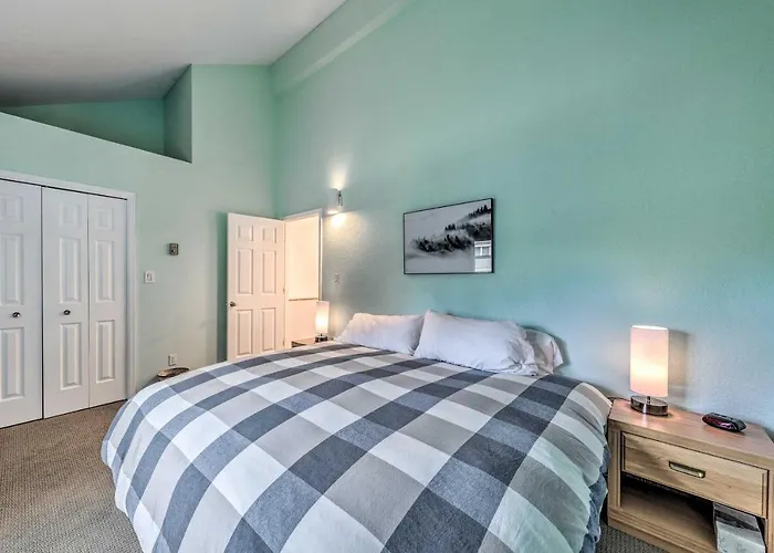 Dreamy, Family-Friendly Cloudcroft Townhome!