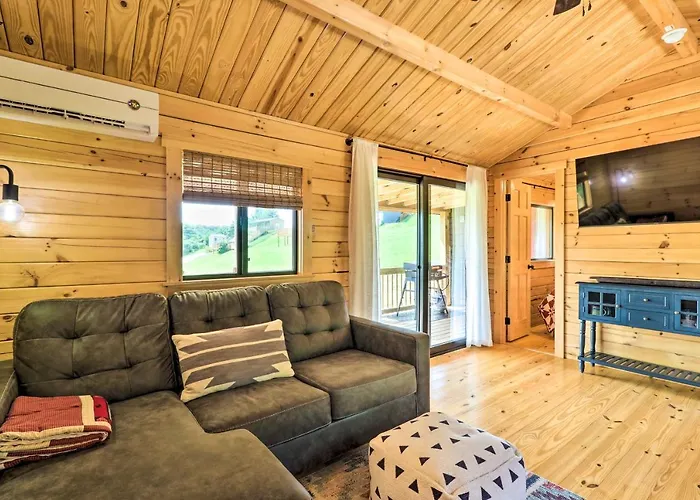 Little River Access! Outdoorsy Getaway In Sparta