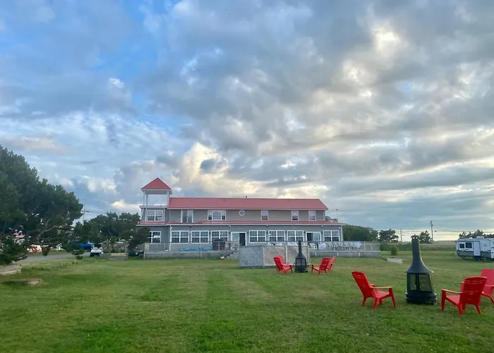 The Waterfront Motel