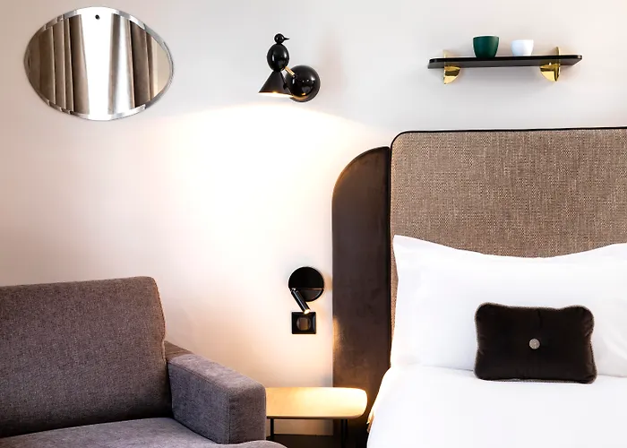 Hotel Eiffel Saint Charles