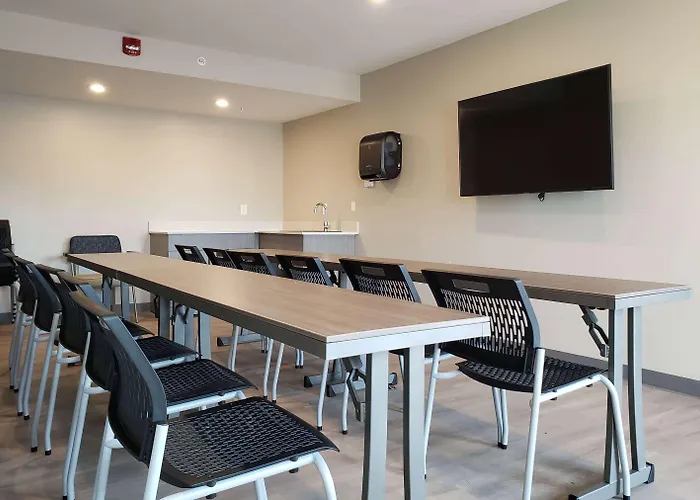 Days Inn By Wyndham Wilmington / University
