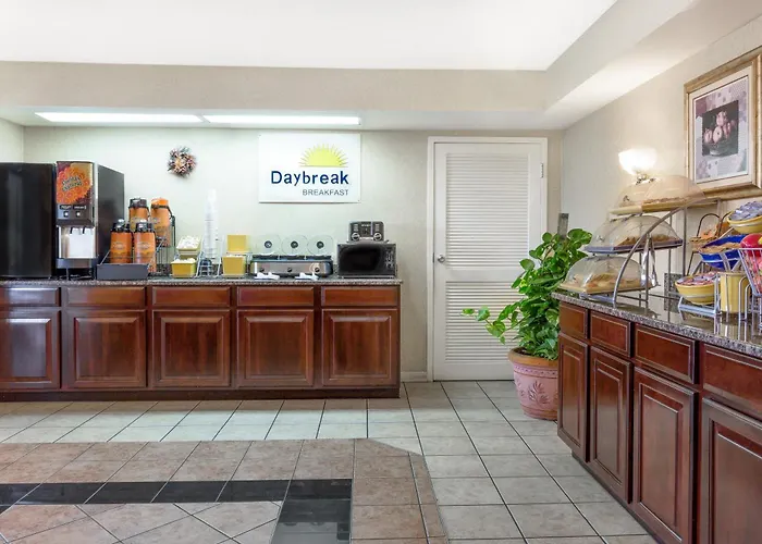 Days Inn By Wyndham Hoover Birmingham