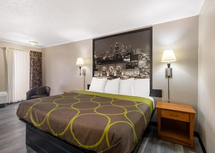 Super 8 By Wyndham Kansas City Airport North