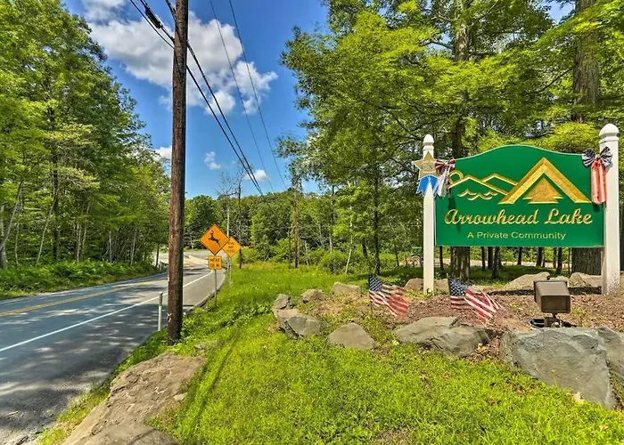 Romantic Pocono House - Stream, Lake, Beach, Pool, Firepit