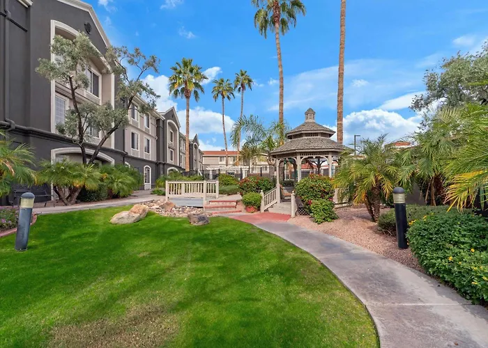 La Quinta Inn & Suites By Wyndham Phoenix Scottsdale