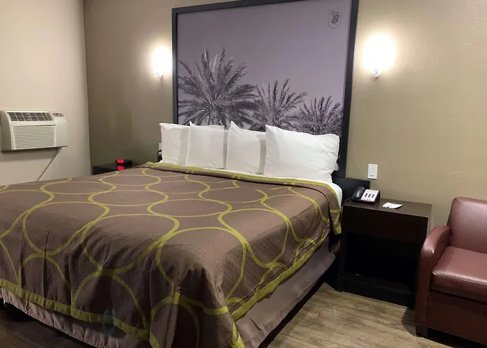 Super 8 By Wyndham Pensacola Nas Area
