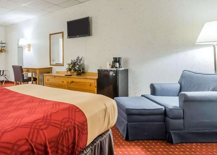 Econo Lodge Stewart International Airport