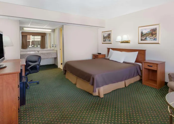 Travelodge By Wyndham Jackson
