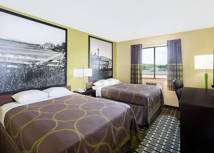 Super 8 By Wyndham Marietta