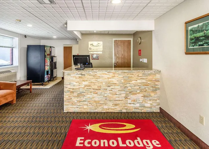 Econo Lodge Cadillac By Choice