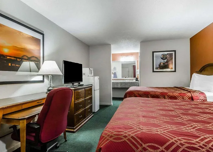 Econo Lodge Inn & Suites Enterprise