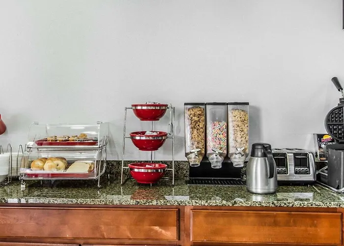 Econo Lodge Inn & Suites Enterprise