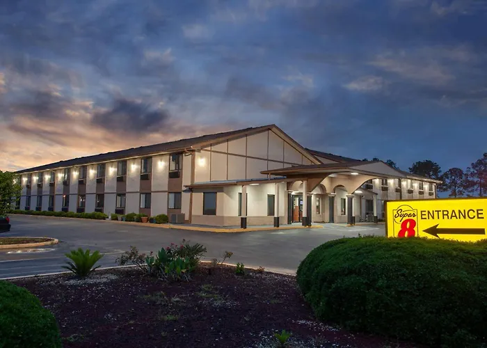 Super 8 By Wyndham Waycross Ga