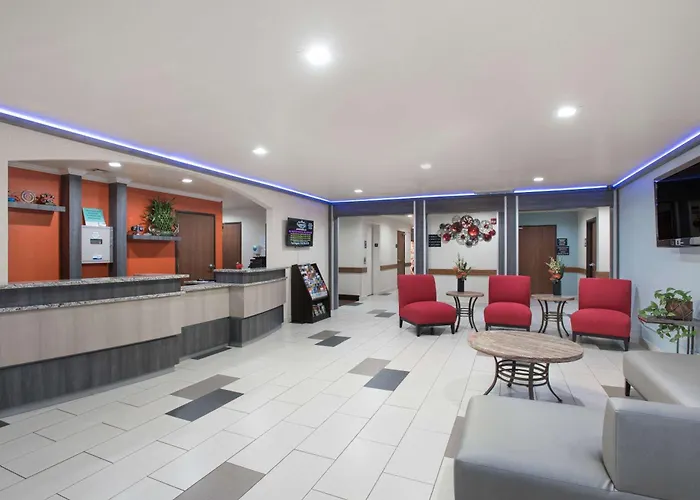 Super 8 By Wyndham Claremore Ok