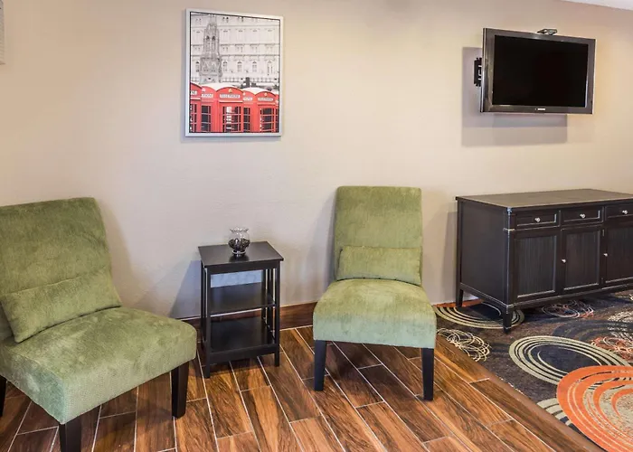Super 8 By Wyndham Janesville